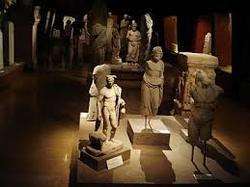The museum is filled with 8 galleries and also displays the lifestyle, tradition, and living of the Portuguese as well as the people of Goa.